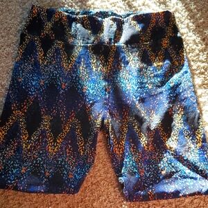 # L002 (CH) NWOT Lularoe Colorful Patterned Leggings